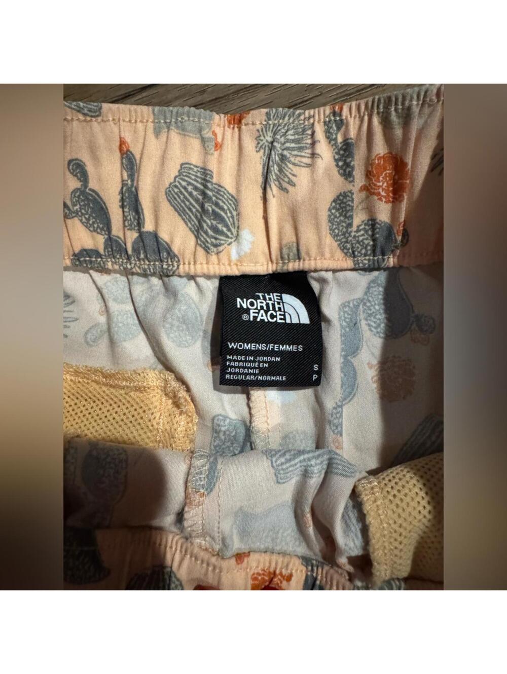 The North Face Printed Class V Hiking Shorts Pink Peach Cactus Print Sz Sm Euc View 3